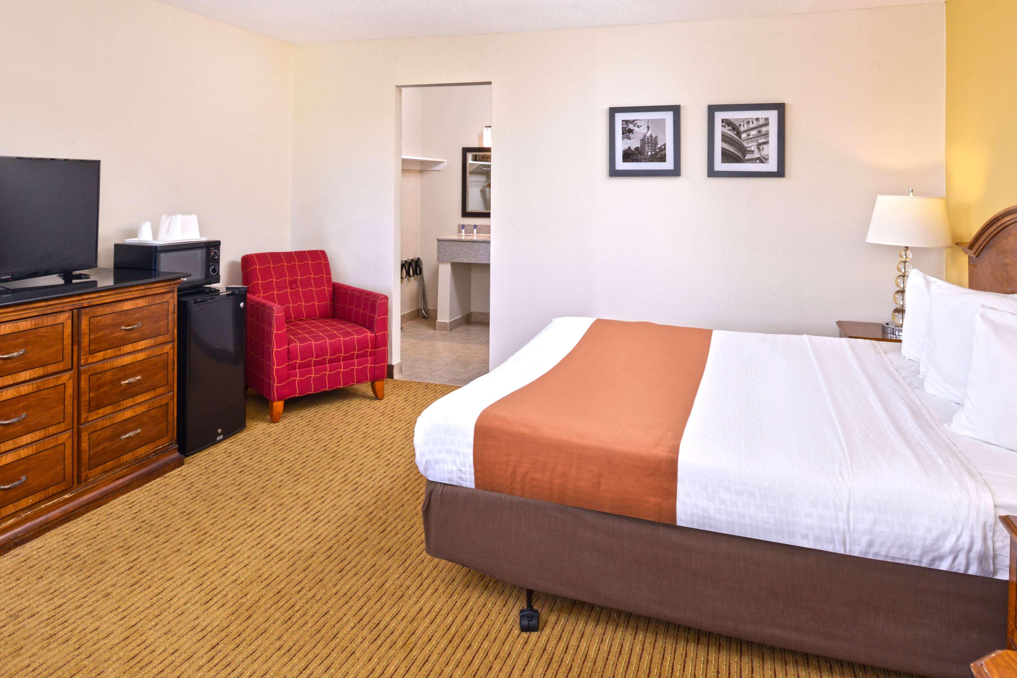 Americas Best Value Inn Plattsburgh Eksteriør billede