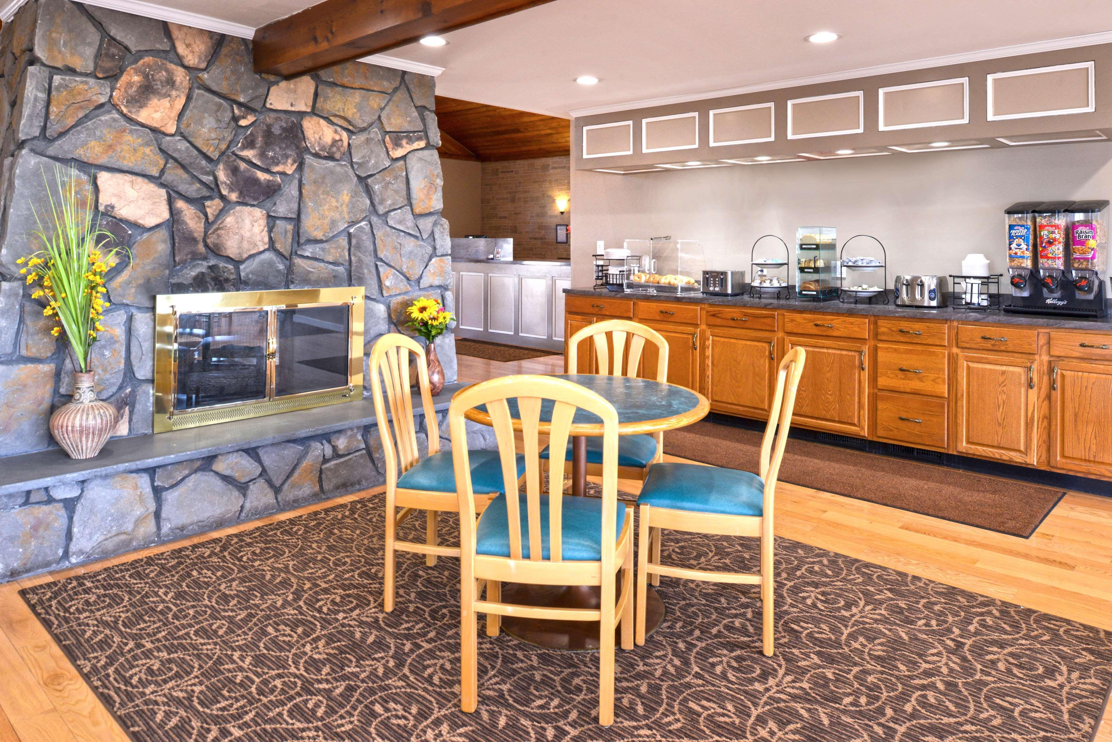 Americas Best Value Inn Plattsburgh Eksteriør billede