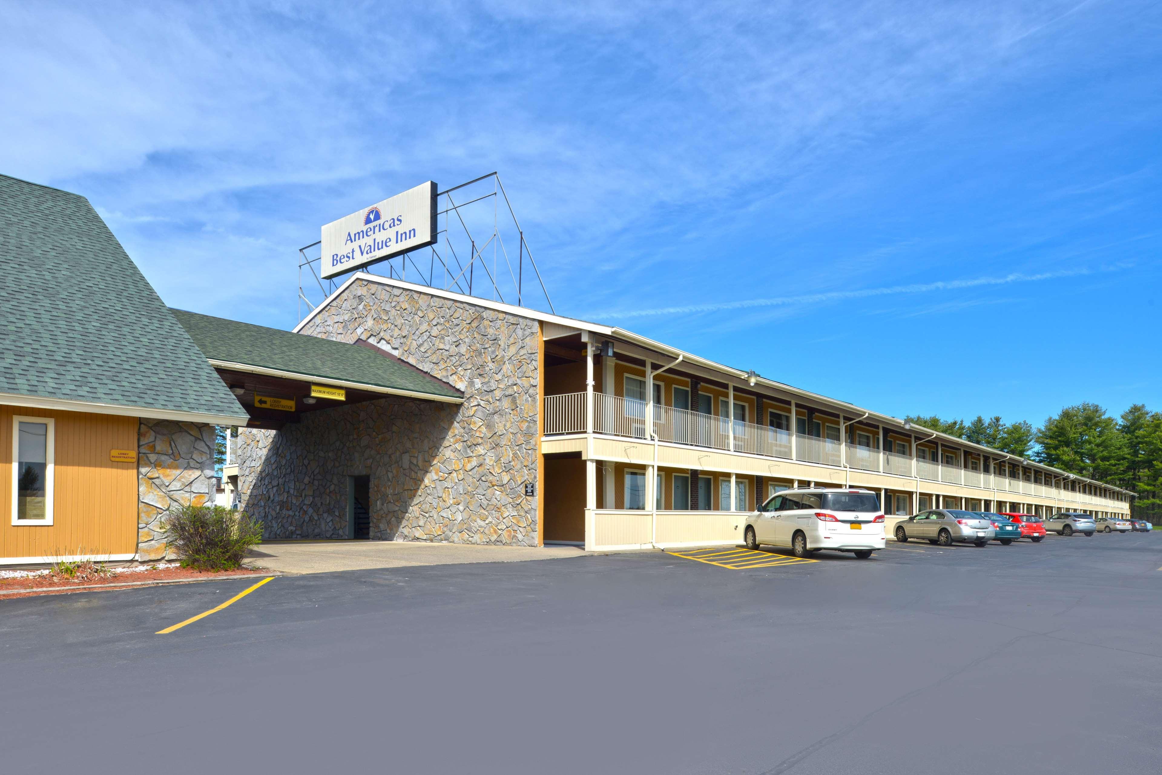 Americas Best Value Inn Plattsburgh Eksteriør billede