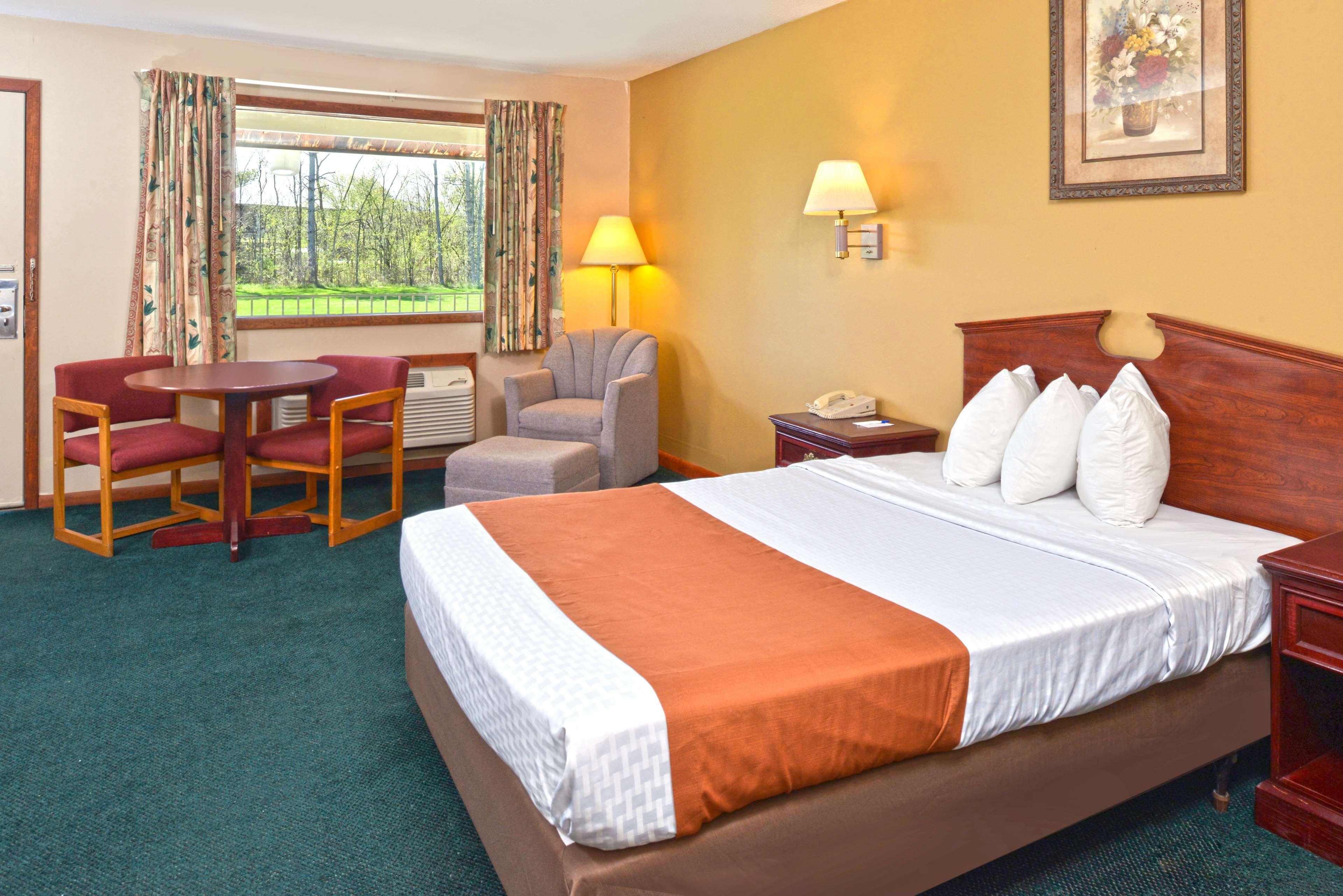 Americas Best Value Inn Plattsburgh Eksteriør billede