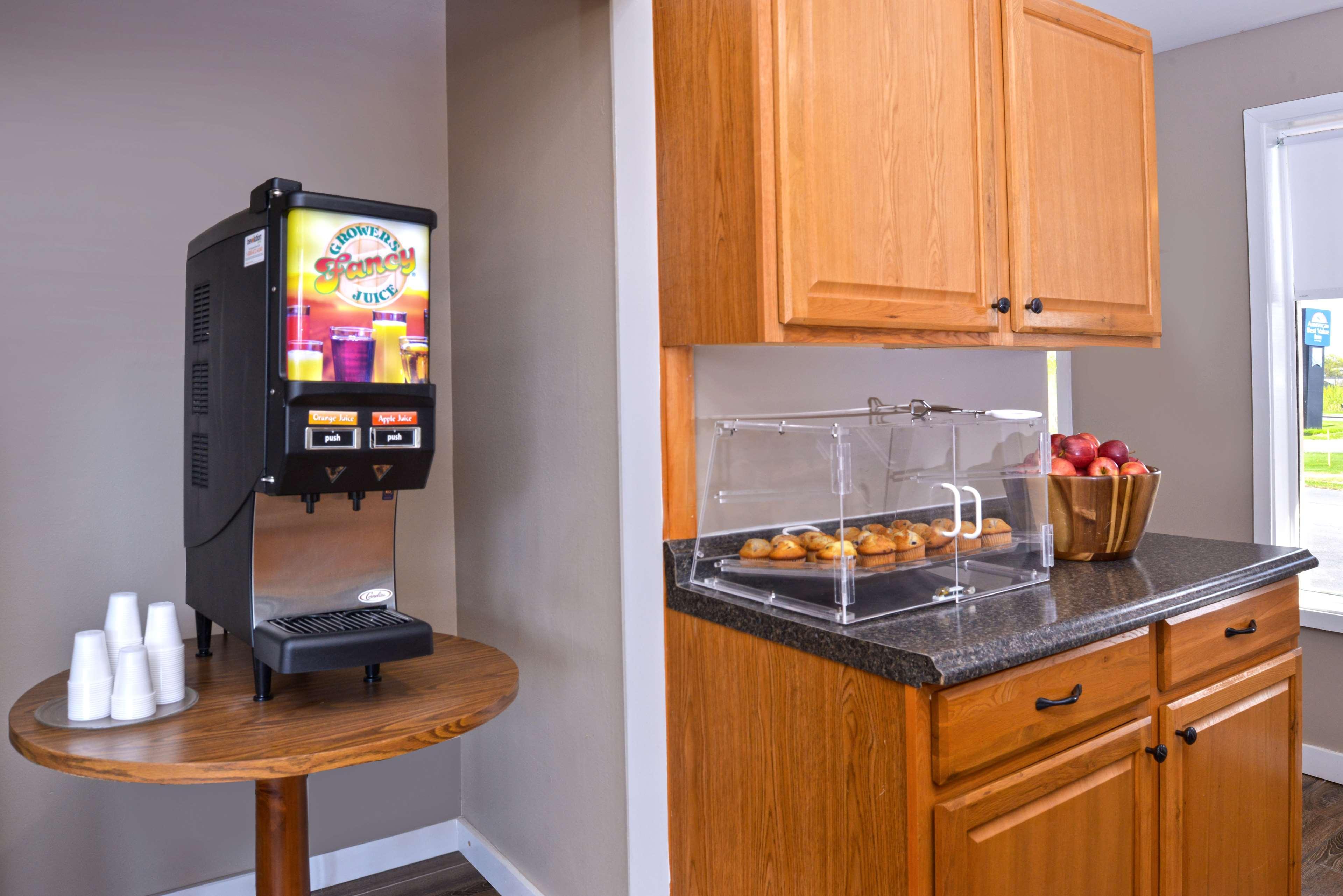 Americas Best Value Inn Plattsburgh Eksteriør billede