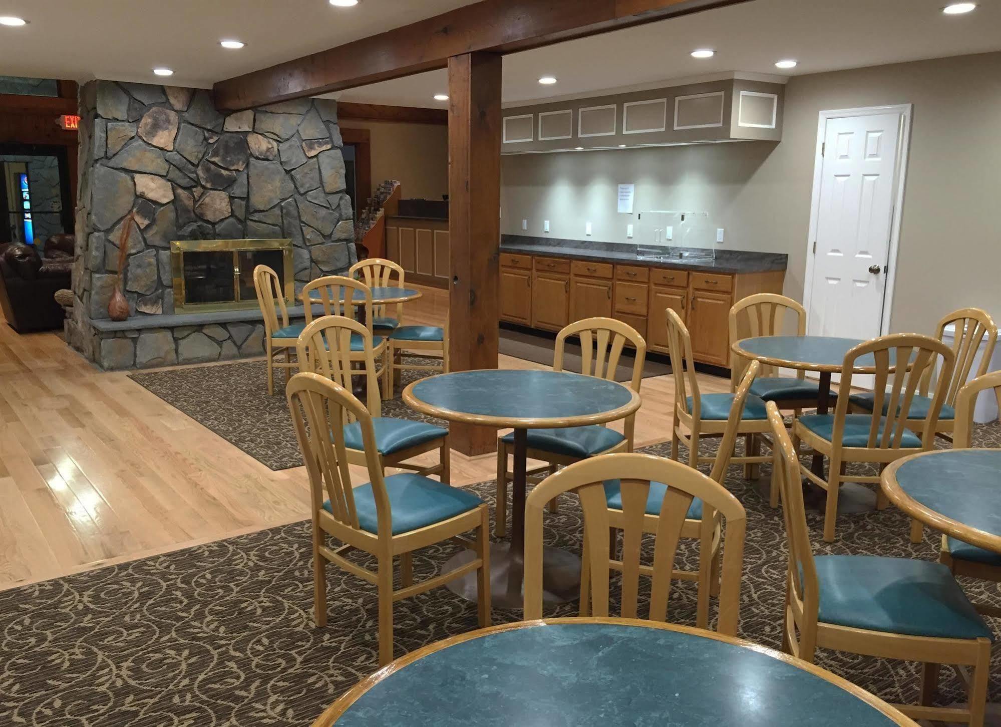 Americas Best Value Inn Plattsburgh Eksteriør billede
