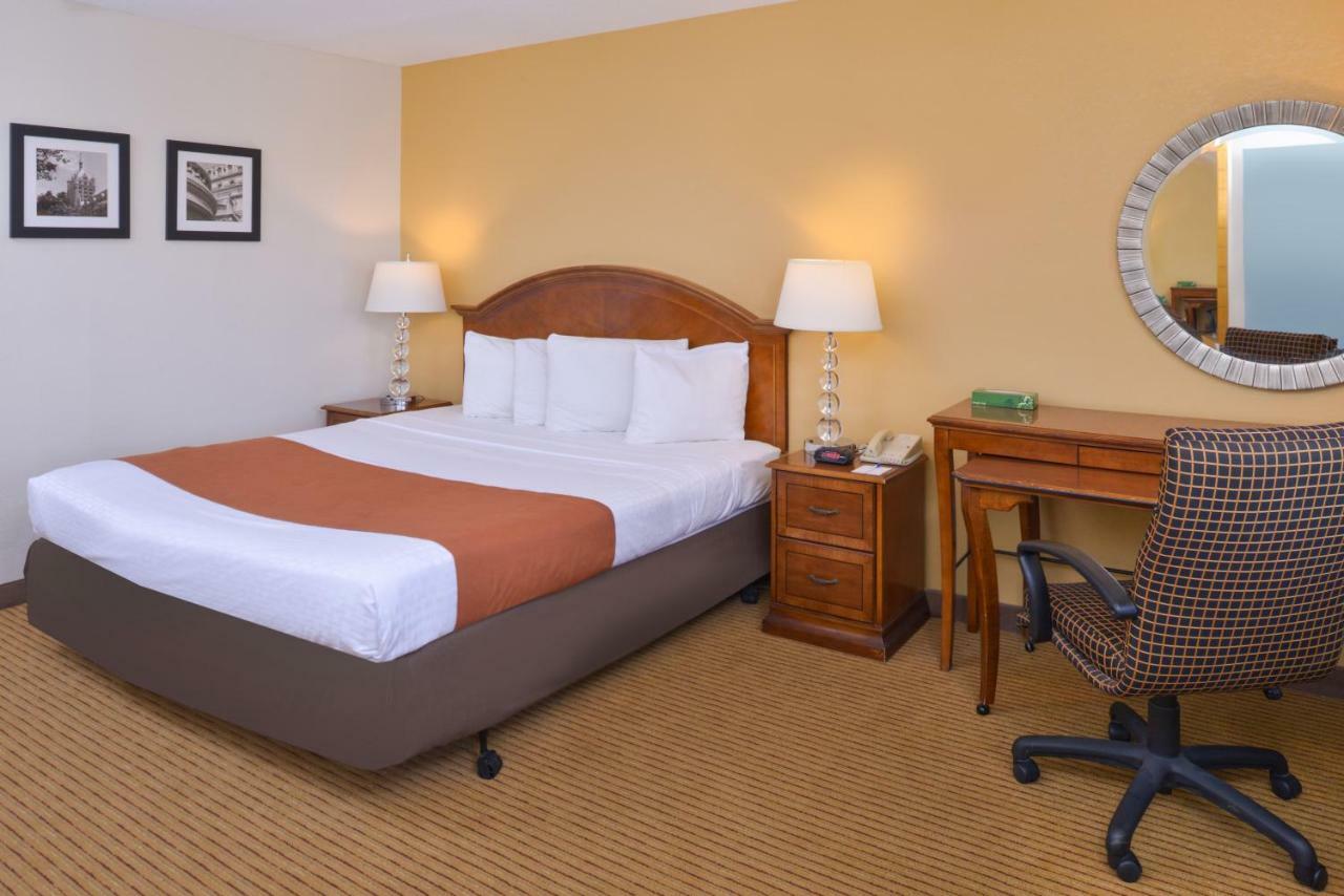Americas Best Value Inn Plattsburgh Eksteriør billede